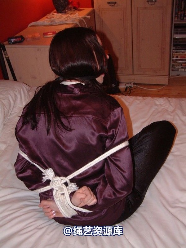 bondagebob - Jessica Keep them crossed 2 第 11 张图片
