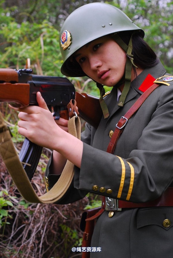 唯美之家 - 外拍军装三模特 第 100 张图片