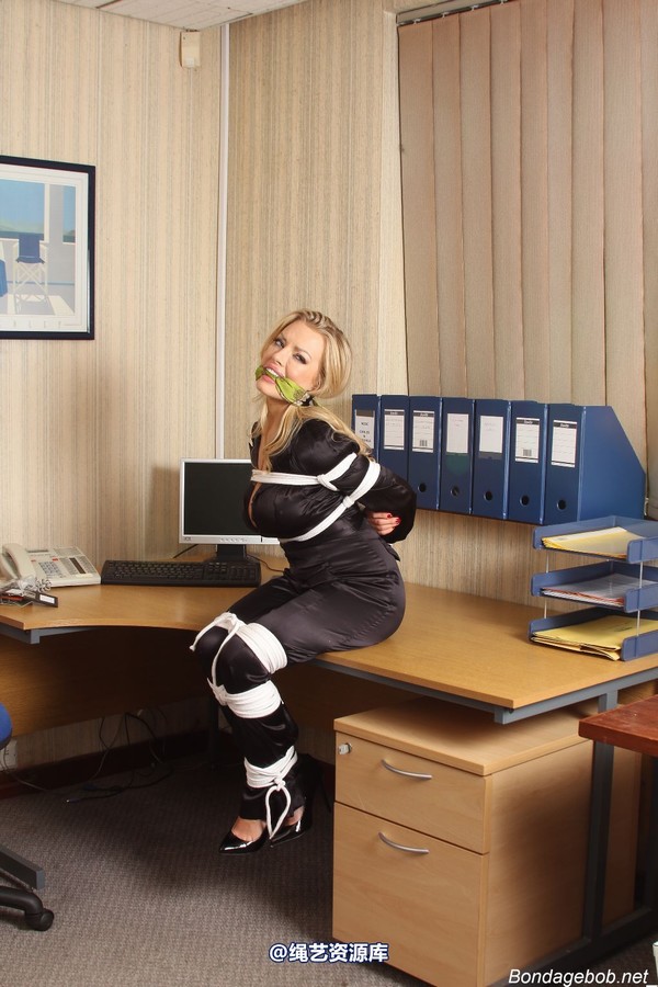 bondagebob - Hannah Claydon Uppity Secretary Pt 10 第 40 张图片