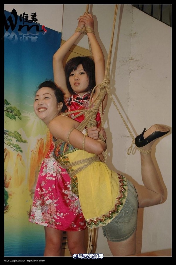 唯美之家 - 2009-6-12美女KB秀之姐妹旗袍 第 28 张图片