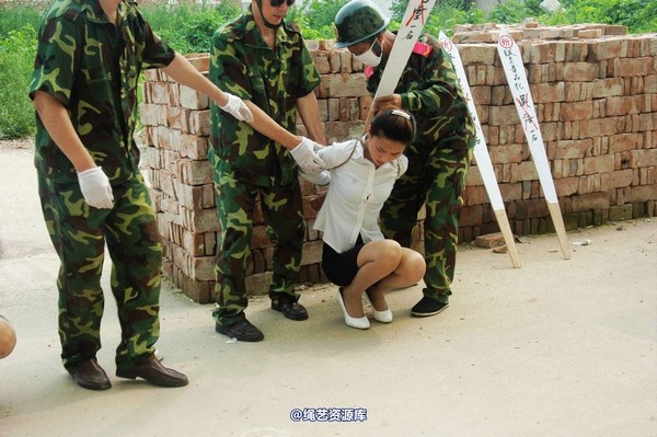 mj影视 - 血的代价刑前押送2013-08-26 第 179 张图片
