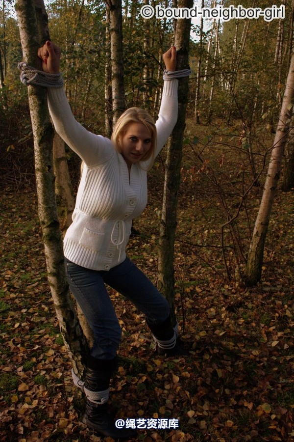 bound-neighbor-girl - Bambi - Tied up in the autumn woods Part 2 第 32 张图片