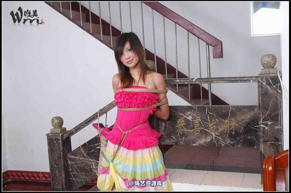 唯美之家 - 2008-09-28灵儿五彩裙五花 第 37 张图片
