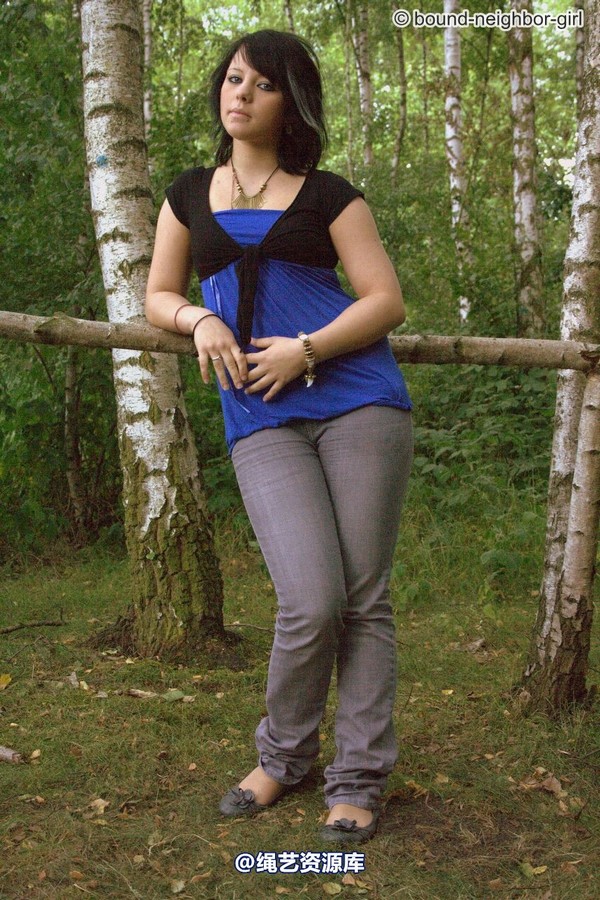 bound-neighbor-girl - Nadine - In the woods alone 第 1 张图片