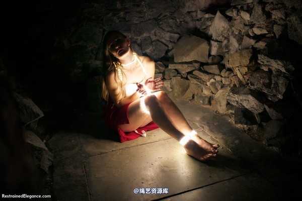 restrainedelegance - Captured By Light 第 12 张图片