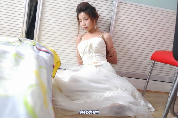 唯美之家 - 丽莎婚纱捆绑2010-7-8 第 38 张图片