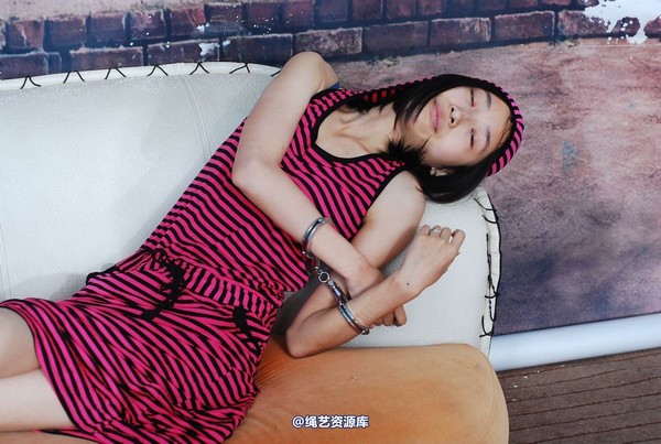 唯美之家 - 白雪试服装14 第 41 张图片