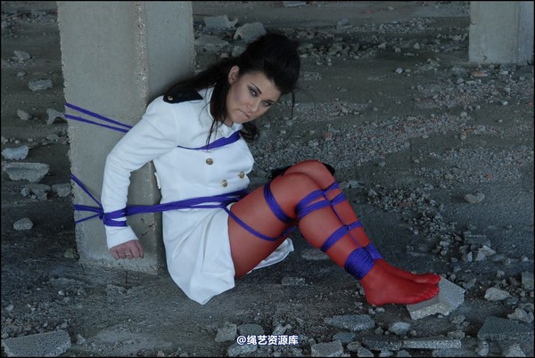 simplytied - More red tights in the Sun 第 17 张图片