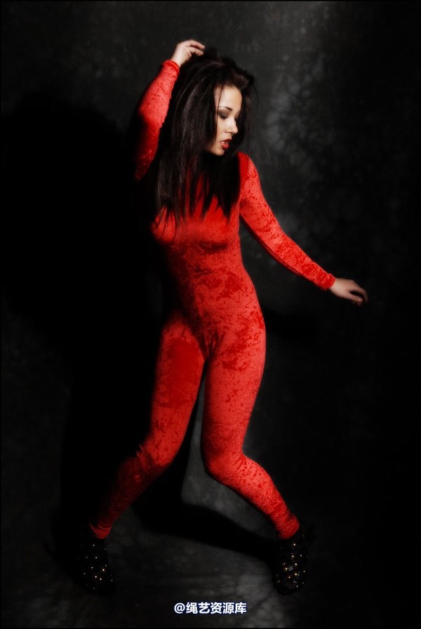 simplytied - Red on Yellow 第 2 张图片