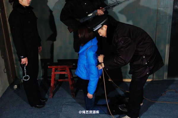 mj影视 - 故意杀人犯黄燕－绑赴刑场2013-03-28 第 123 张图片