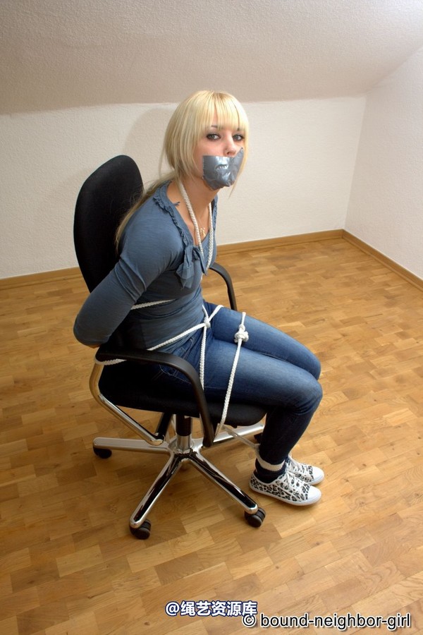 bound-neighbor-girl - Janine A - bondage games in the office 1 第 48 张图片