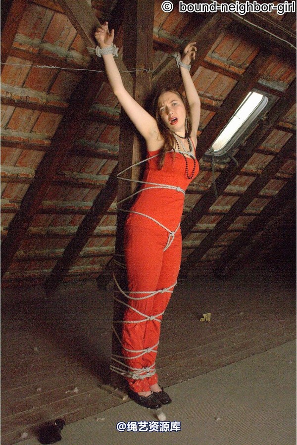 bound-neighbor-girl - Leonie tied up in the attic 第 16 张图片