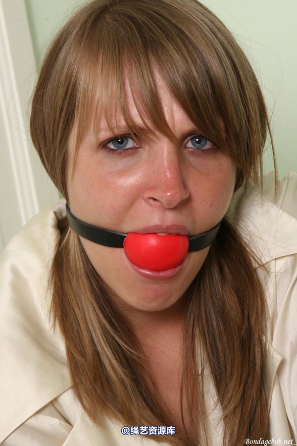 bondagebob - Sapphire Blu Open wide and shut up! 第 77 张图片