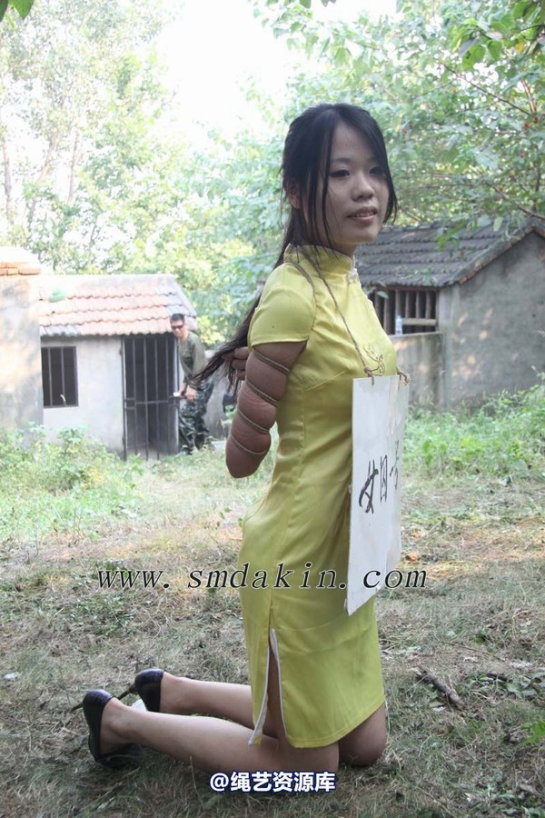 锐度主张 - 第六届锦绣江南-黄旗袍五花挂牌模特：玲玲 第 41 张图片