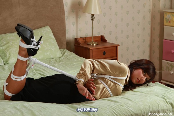 bondagebob - Scarlett Hogtied 第 21 张图片