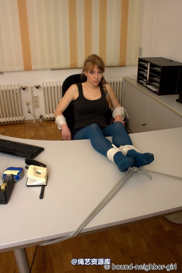 bound-neighbor-girl - Kate - Tied up at the office 1 第 36 张图片