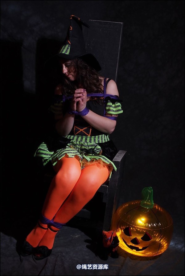 simplytied - Halloween special 第 16 张图片