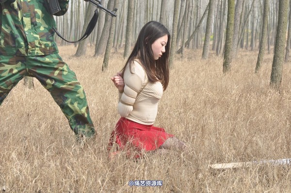 mj影视 - 车模梅晓雯 第 299 张图片