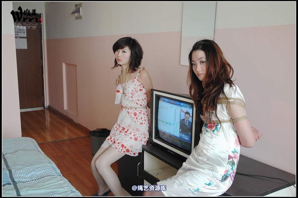 唯美之家 - 2009-11-25魅儿和书瑶 第 27 张图片