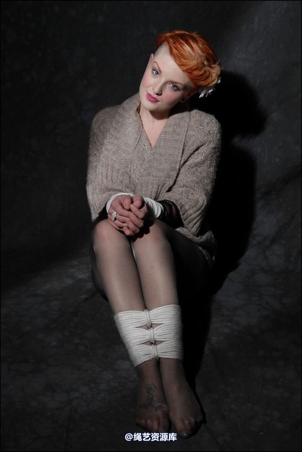 simplytied - RR in jumper and tights 第 15 张图片