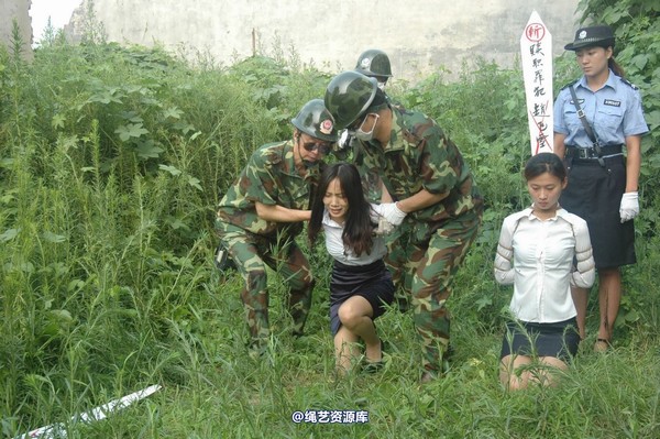 mj影视 - 血的代价执行刑场 失禁战栗2013-08-26 第 29 张图片