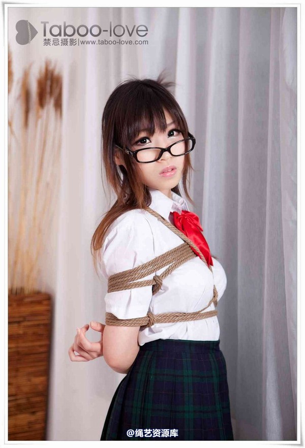 禁忌摄影 - No.040 小�� �W生制服眼�R娘 第 25 张图片