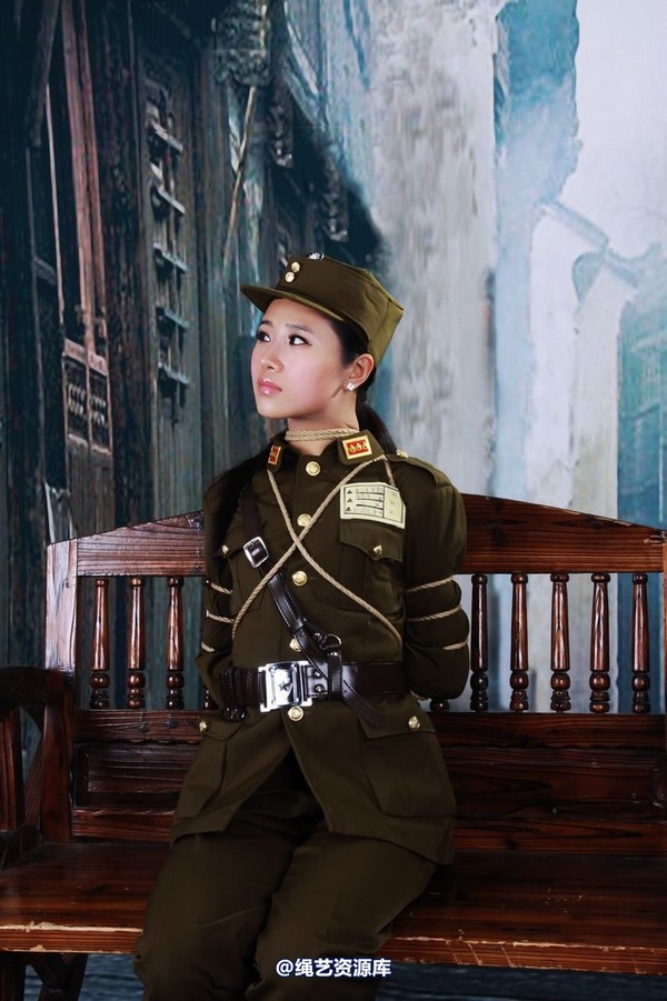 神艺缘 - 235-美式女制服 第 35 张图片