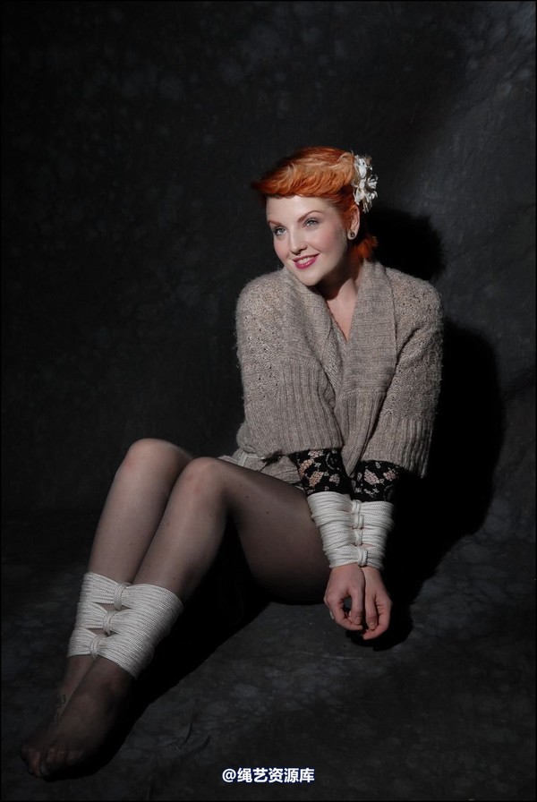 simplytied - RR in jumper and tights 第 21 张图片