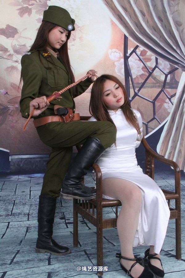 胜景山庄 - 082-女特务调戏佳佳 第 30 张图片