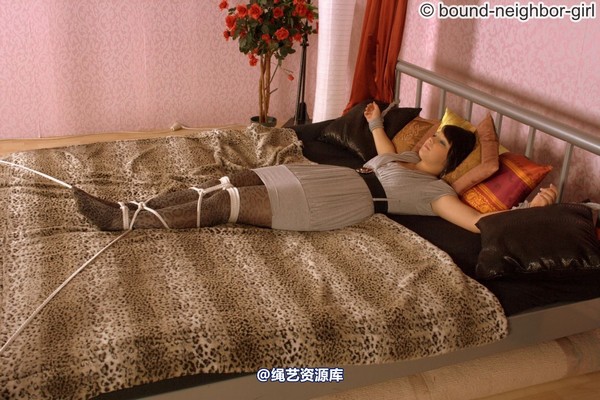 bound-neighbor-girl - Nadine learns ropes to know part 2 第 13 张图片