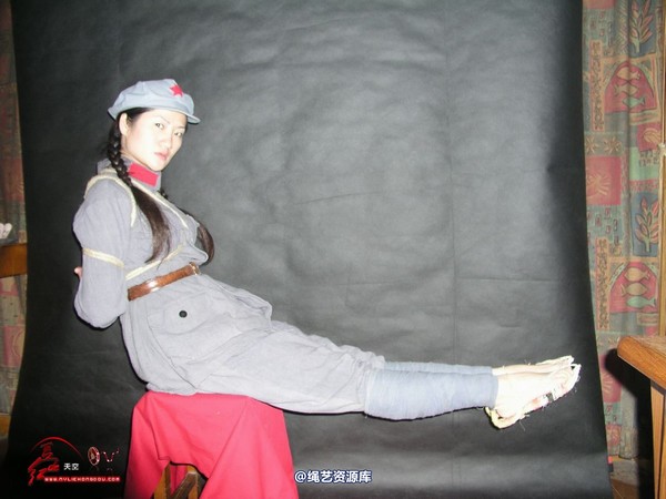 红豆的天空 - 网友约拍女红军战士 第 54 张图片