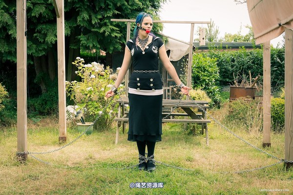 limitedaudience - 2013 beckykat chained 第 23 张图片