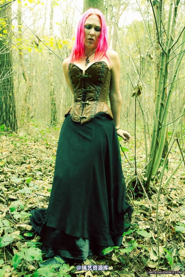 limitedaudience - 2012 elyssia cuffed in the woods 第 9 张图片