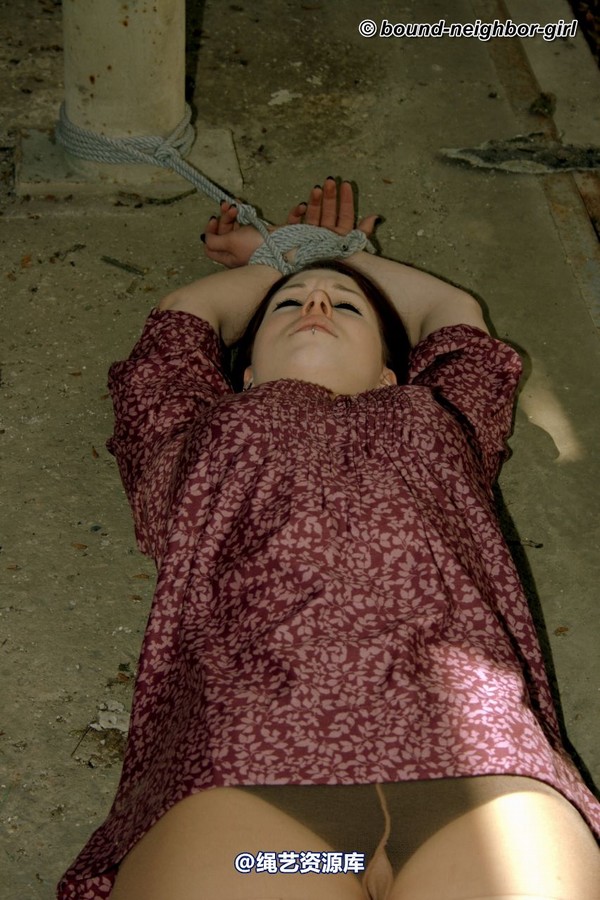 bound-neighbor-girl - Jasmin - bondage in the ruins 3 第 11 张图片