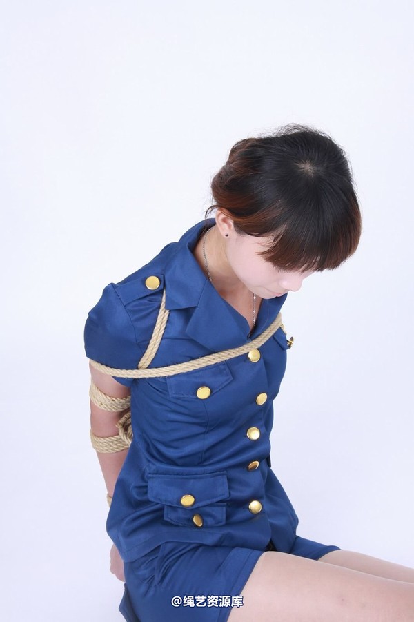 神艺缘 - 150-制服美女被绑了 第 7 张图片