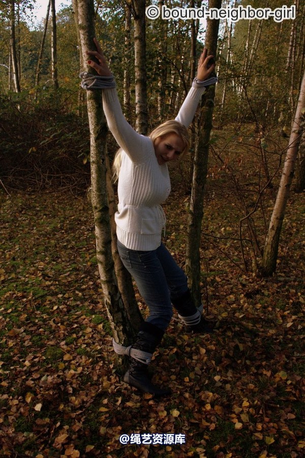 bound-neighbor-girl - Bambi - Tied up in the autumn woods Part 2 第 24 张图片