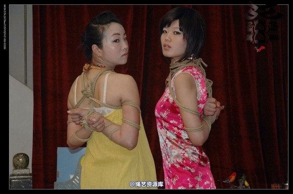 唯美之家 - 2009-6-12美女KB秀之姐妹旗袍 第 118 张图片