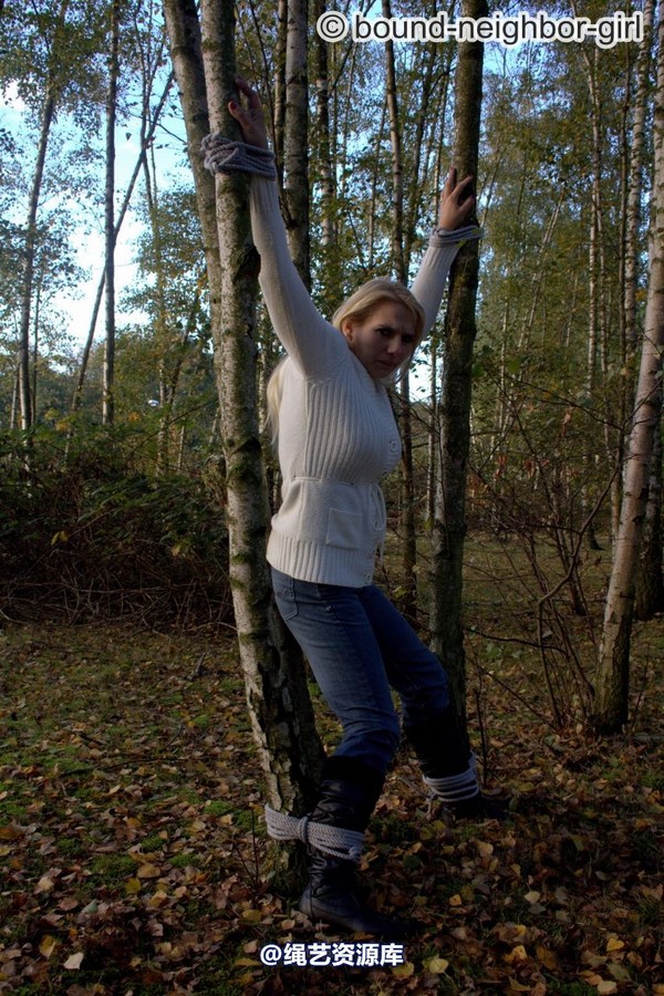 bound-neighbor-girl - Bambi - Tied up in the autumn woods Part 2 第 20 张图片