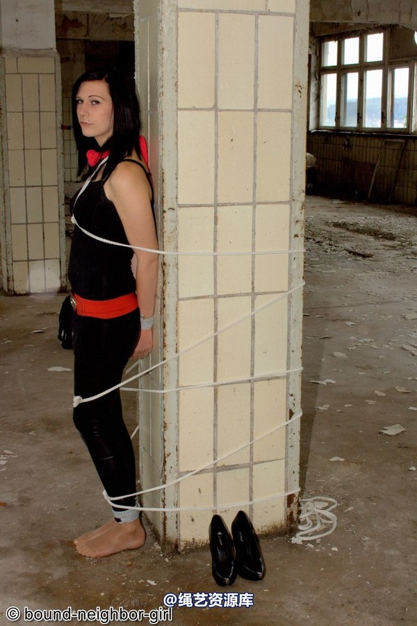 bound-neighbor-girl - Angel - Tied up in the ruins 2 第 14 张图片