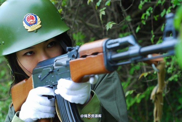 唯美之家 - 外拍军装三模特 第 21 张图片