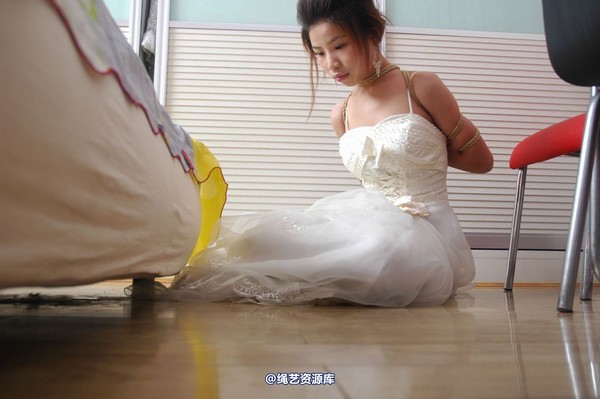 唯美之家 - 丽莎婚纱捆绑2010-7-8 第 12 张图片