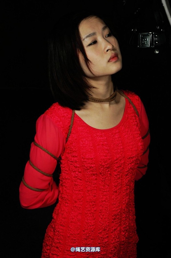 mj影视 - 梅晓枫―临刑捆绑2013-05-09 第 12 张图片