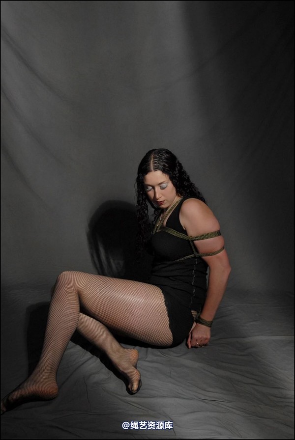 simplytied - Layered fishnet 第 9 张图片