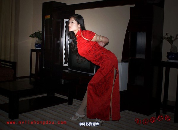 红豆的天空 - 09红豆旗袍装 孤寂的美 第 13 张图片