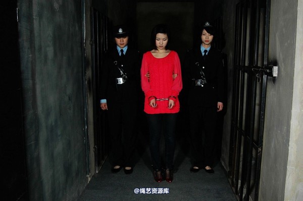 mj影视 - 梅晓枫―临刑捆绑2013-05-09 第 1 张图片