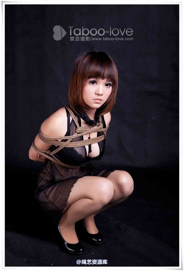 禁忌摄影 - No.045 可�� 可�访妹煤诩�曼妙 第 14 张图片