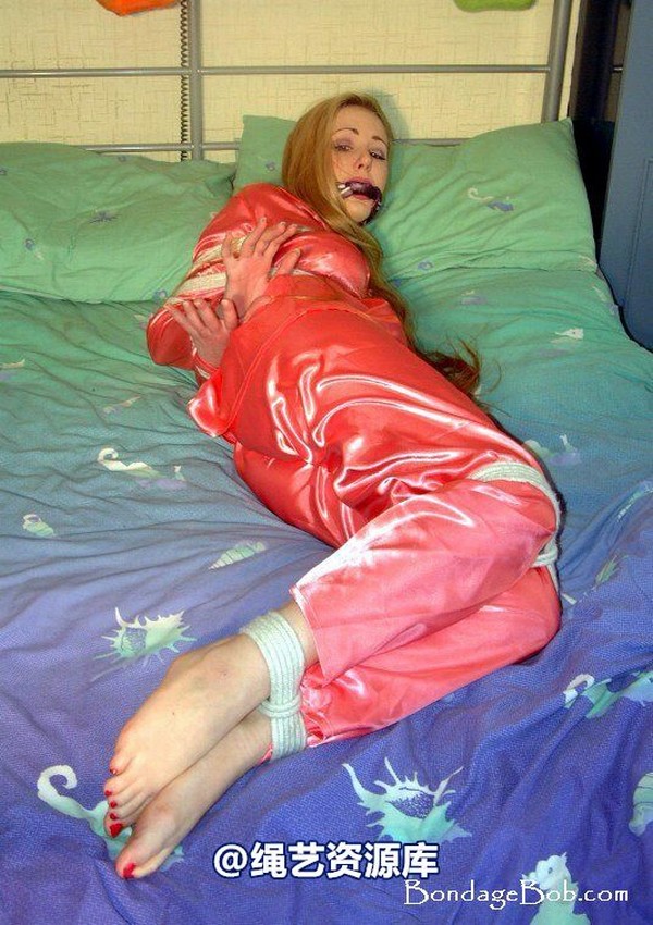 bondagebob - Chanta Rose Bound in her silk Jammies 第 15 张图片