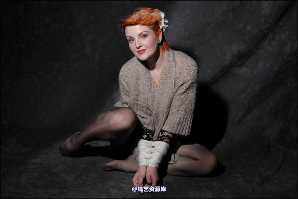 simplytied - RR in jumper and tights 第 11 张图片