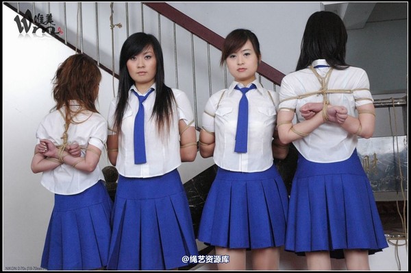 唯美之家 - 2008-09-24制服群绑 第 225 张图片