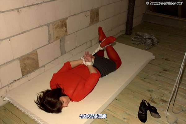 bound-neighbor-girl - Susan - Tied up in the Attic 3 第 5 张图片